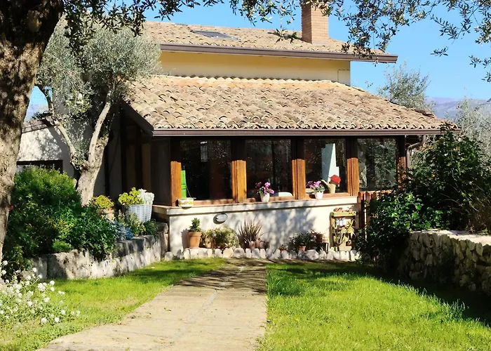 "La Casetta" Indipendente, Con Ampio Spazio Verde